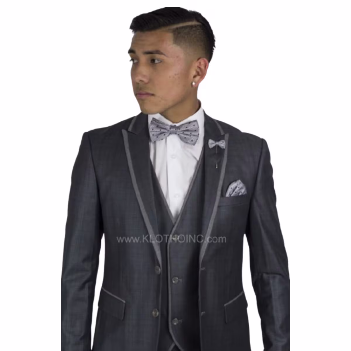 3 Tuxedo Gris Charcoal, Corte Slim Fit, Tres piezas, Saco de Dos Botones con Cuello Triangular